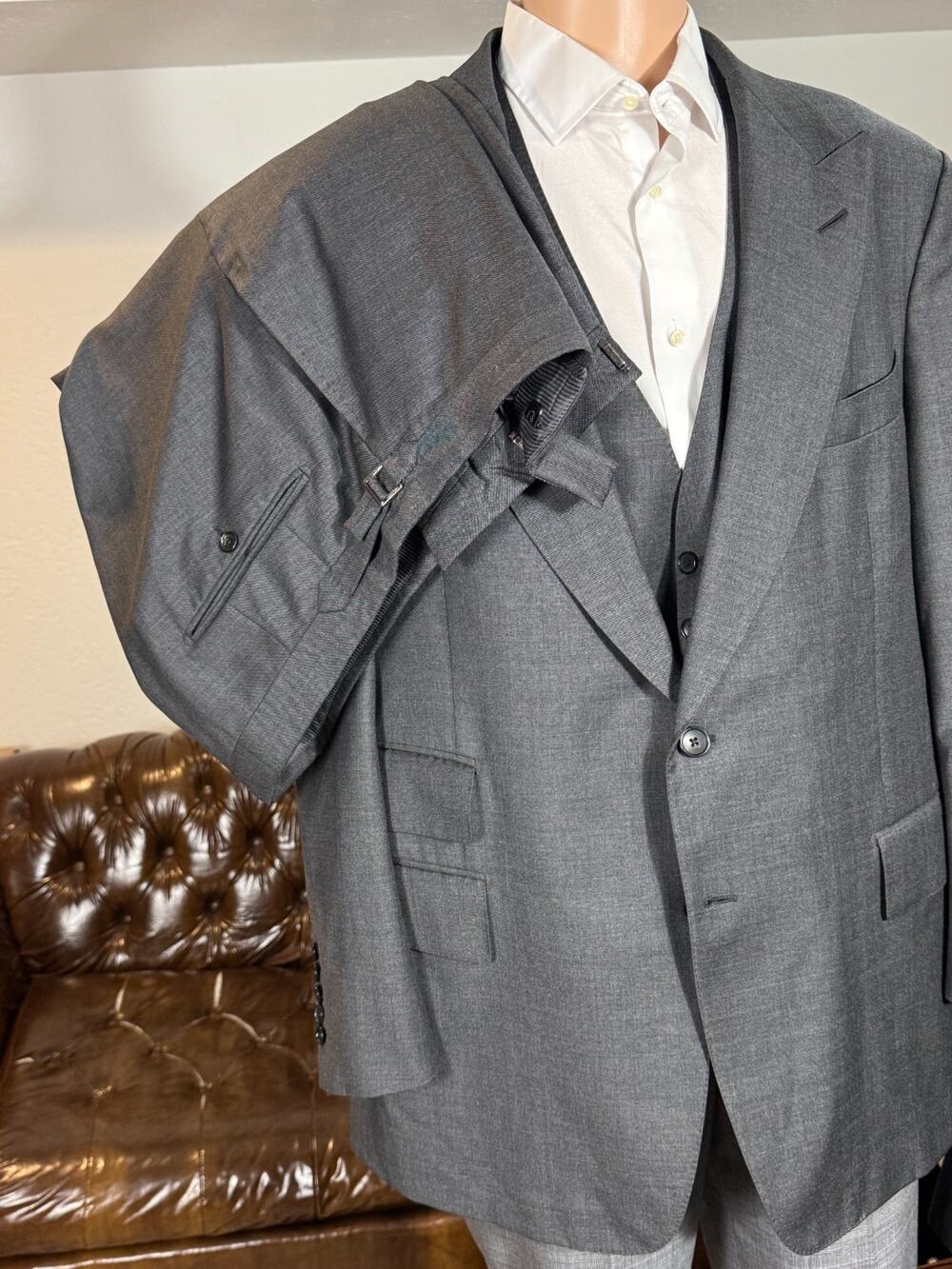 Tom Ford Charcoal Gray 3pc Suit 58 IT 48R US Men's Peak Lapel Windsor 41x28 Pant